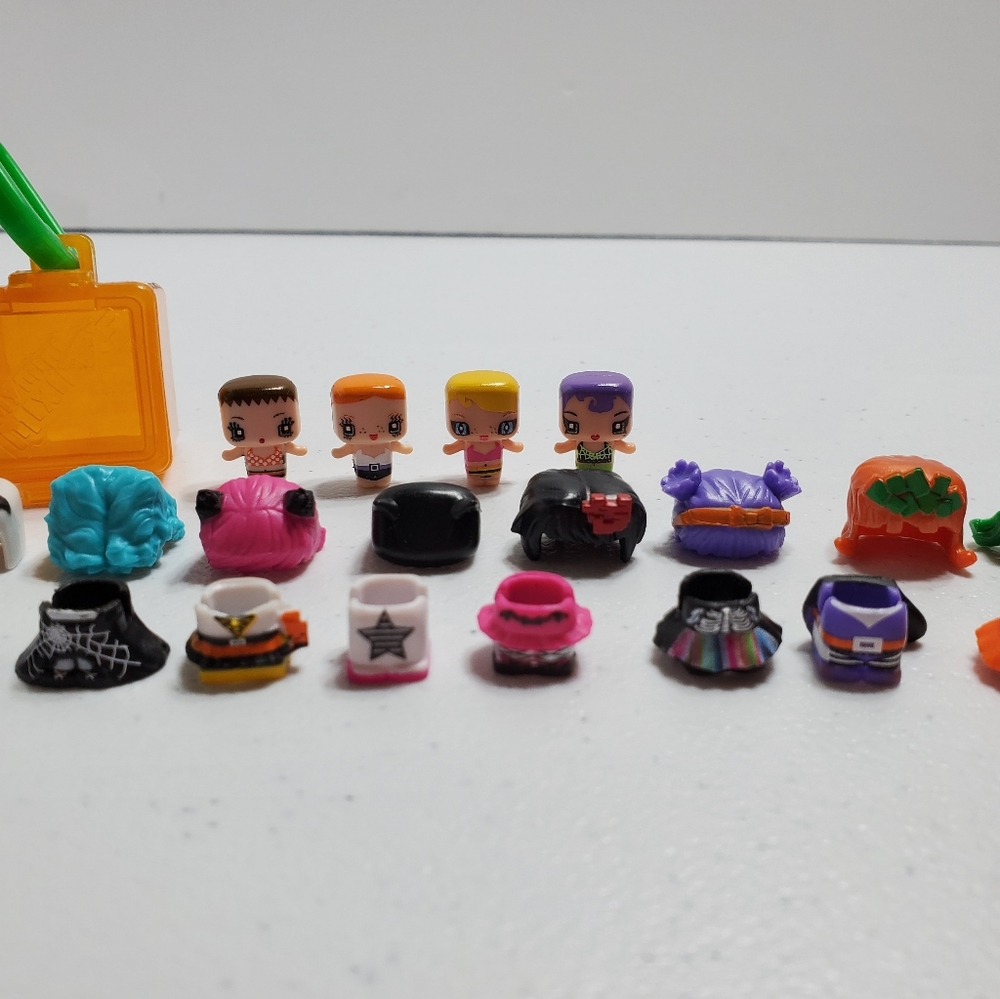 My Mini MixieQ's Costume Party Fashion Series